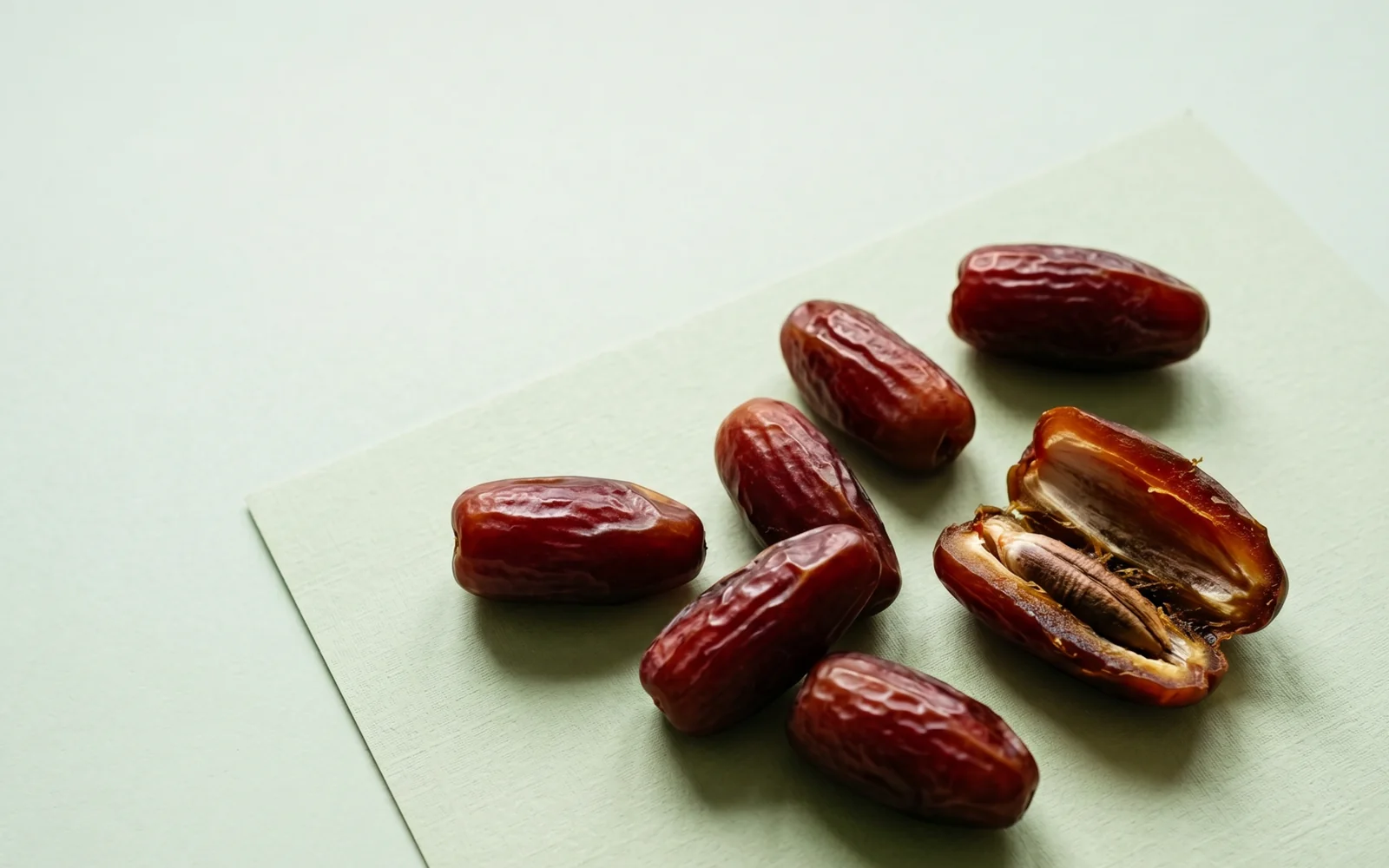Egyptian Zaghloul dates for Uzbekistan — HS 080410, season Oct – Dec