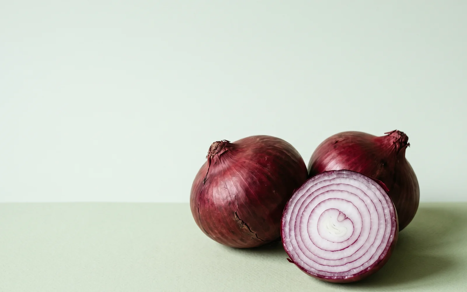 Egyptian Red onions for Uzbekistan — HS 070310, season Year-round